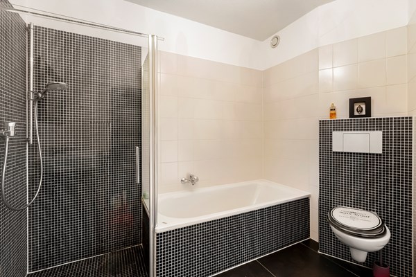 Medium property photo - Van Hallstraat 695, 1051 HG Amsterdam